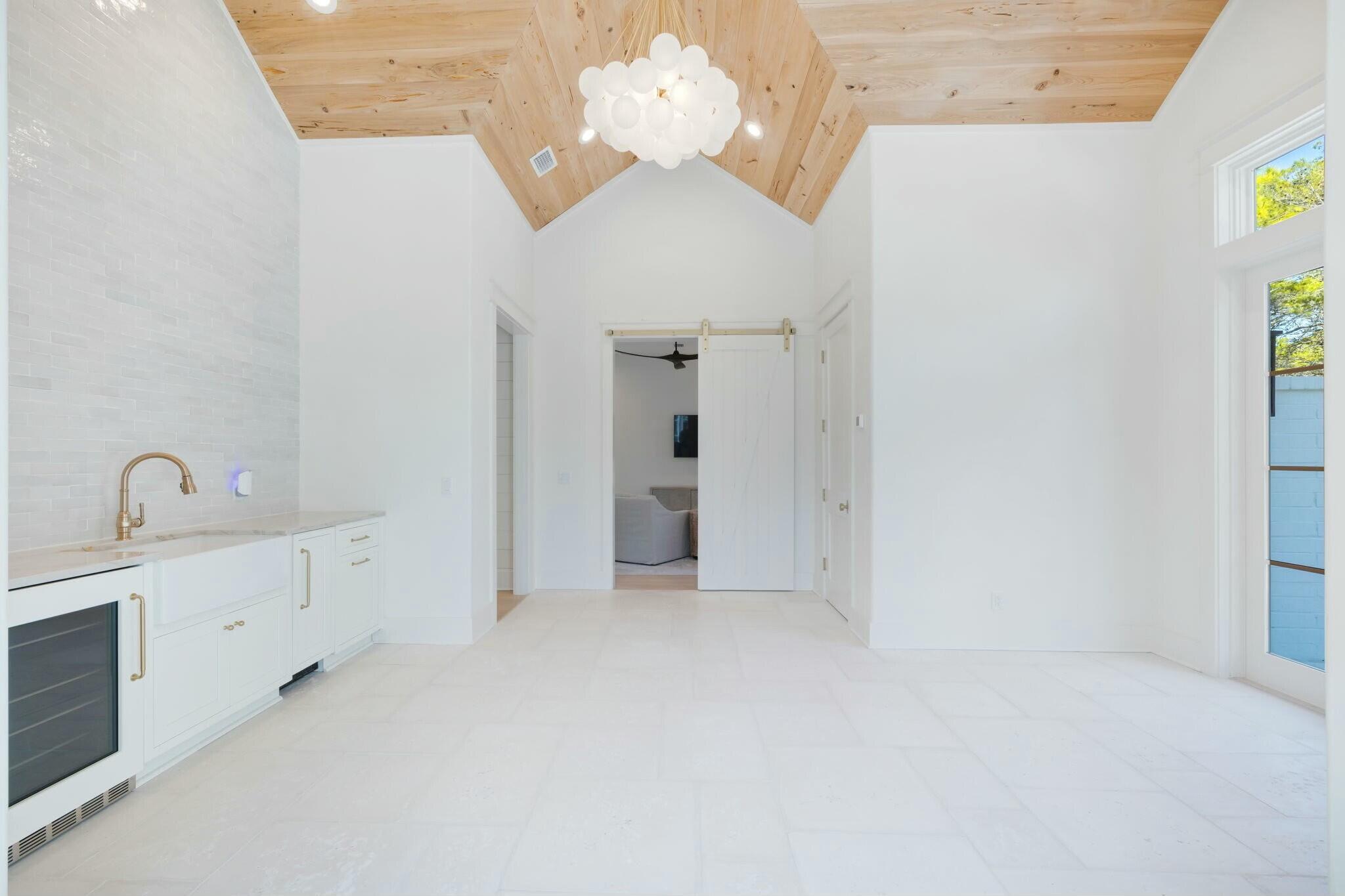 40 Whispering Wind Way