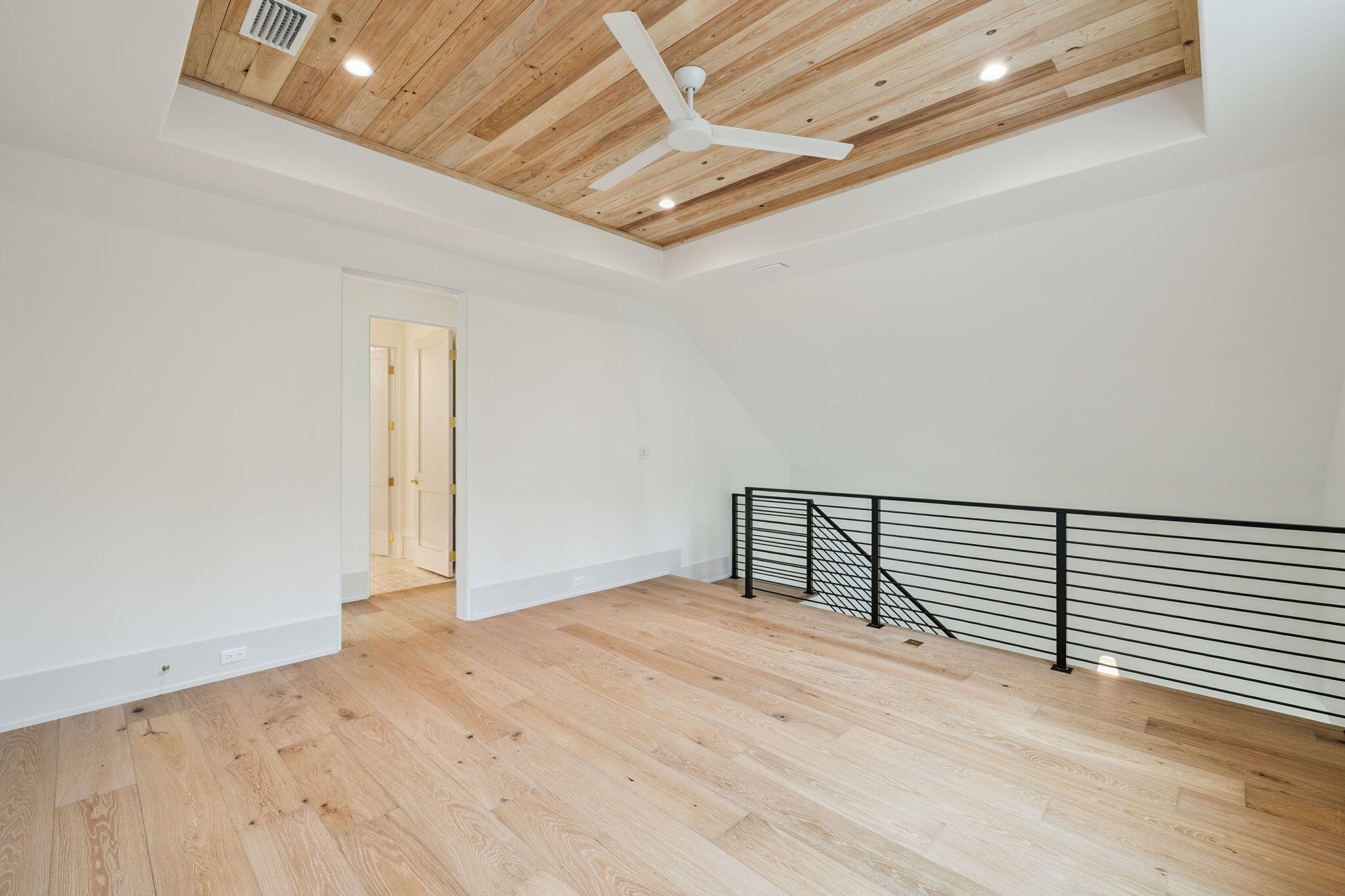 1576 Salamander Trail