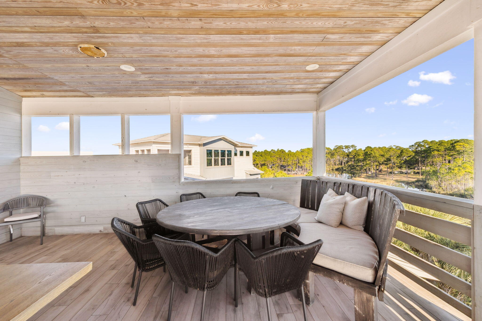 425 Beachfront Trail