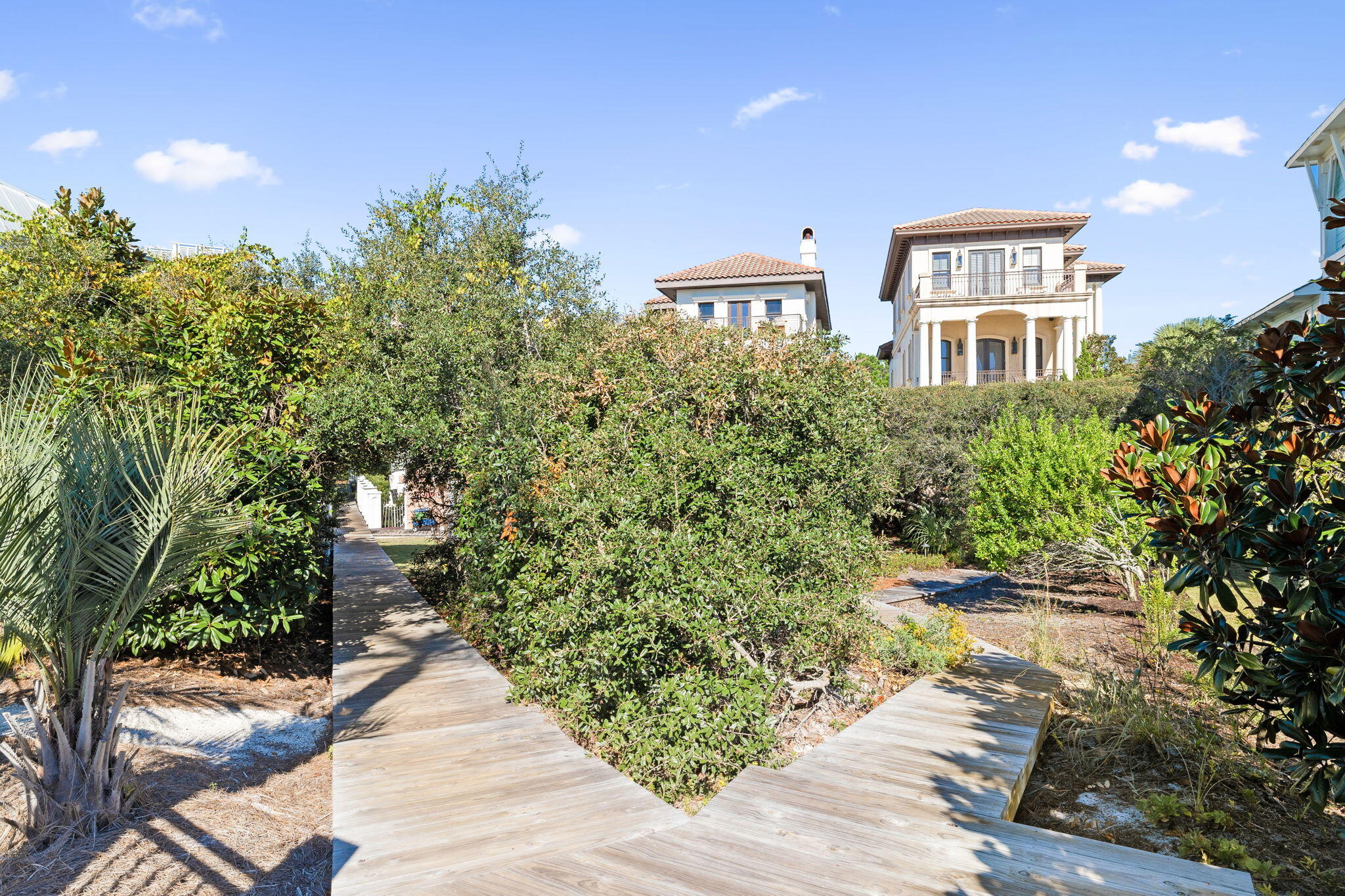 425 Beachfront Trail