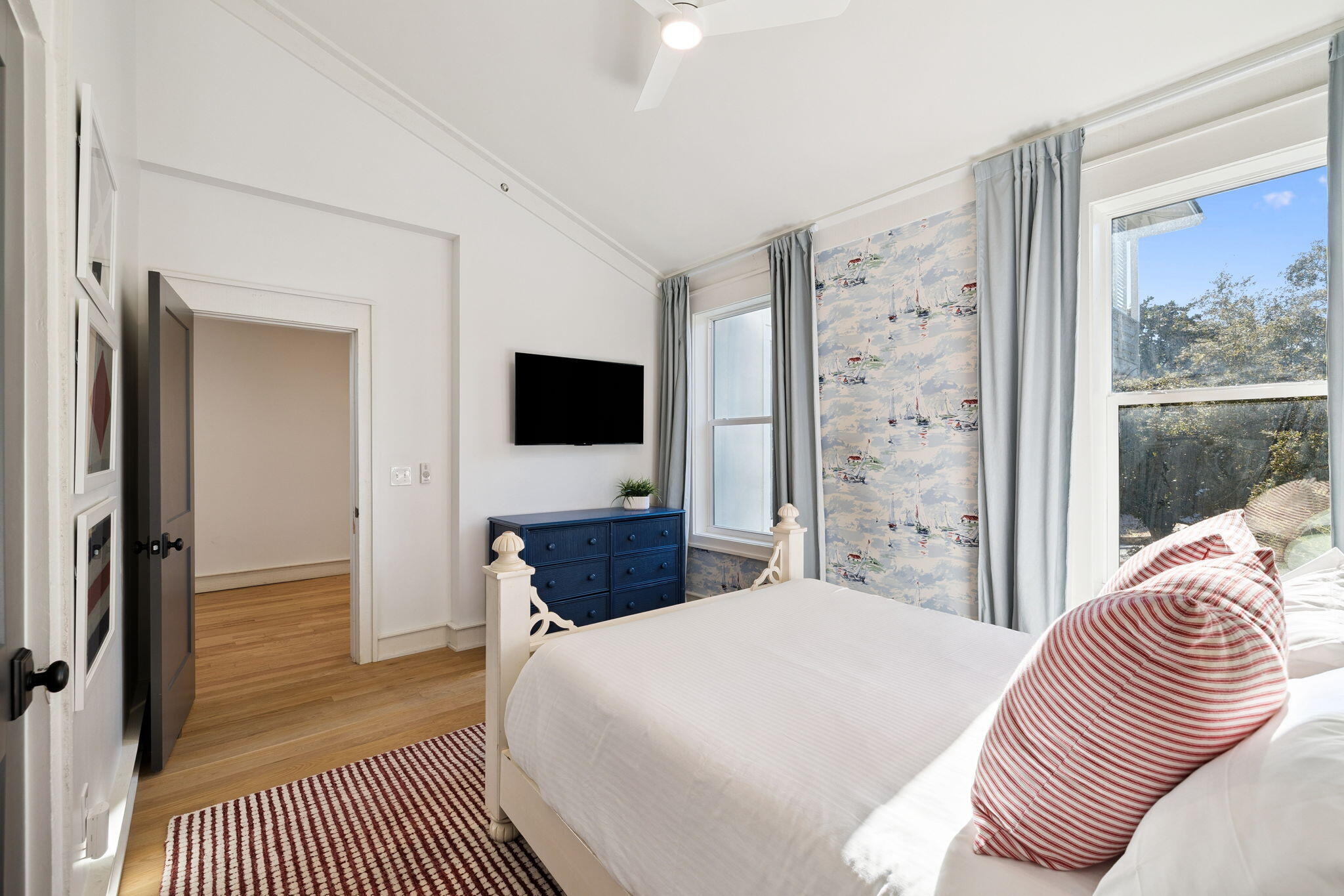 425 Beachfront Trail