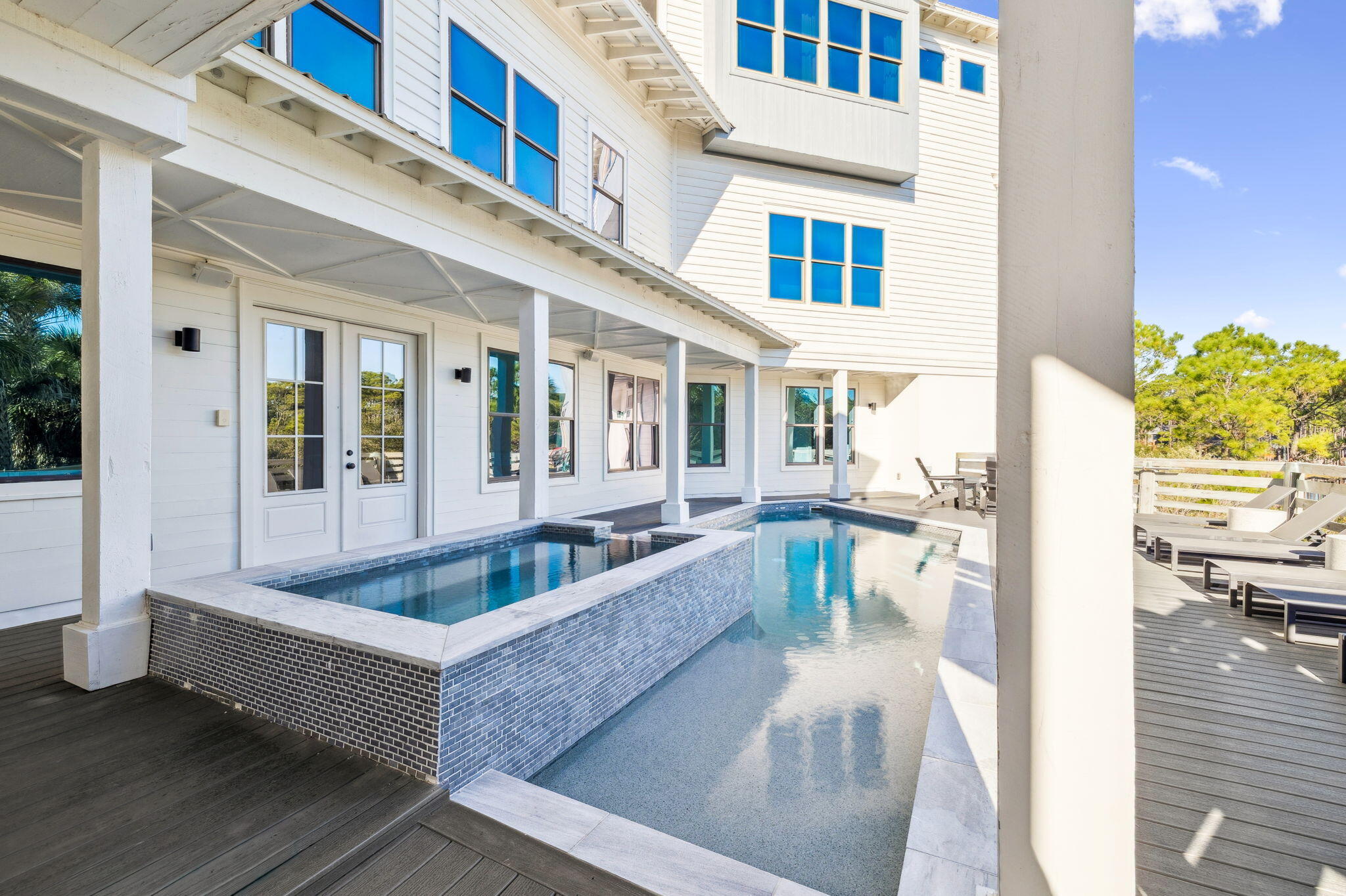 425 Beachfront Trail