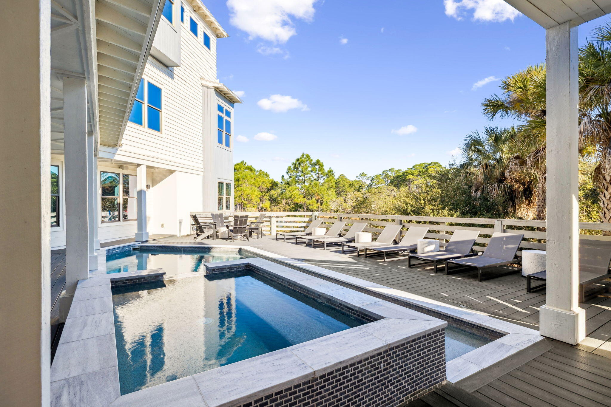 425 Beachfront Trail