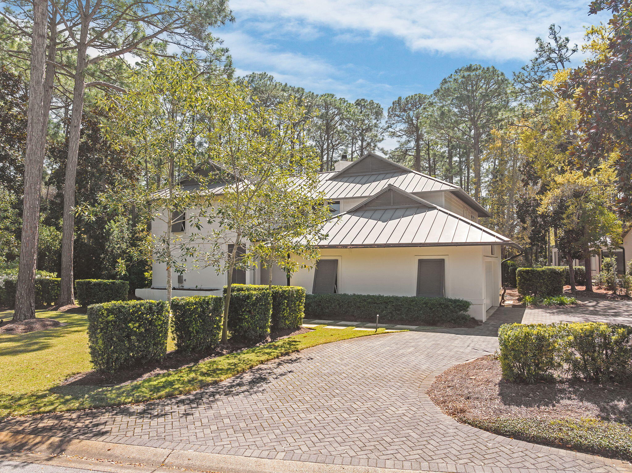 2932 Pine Valley Drive