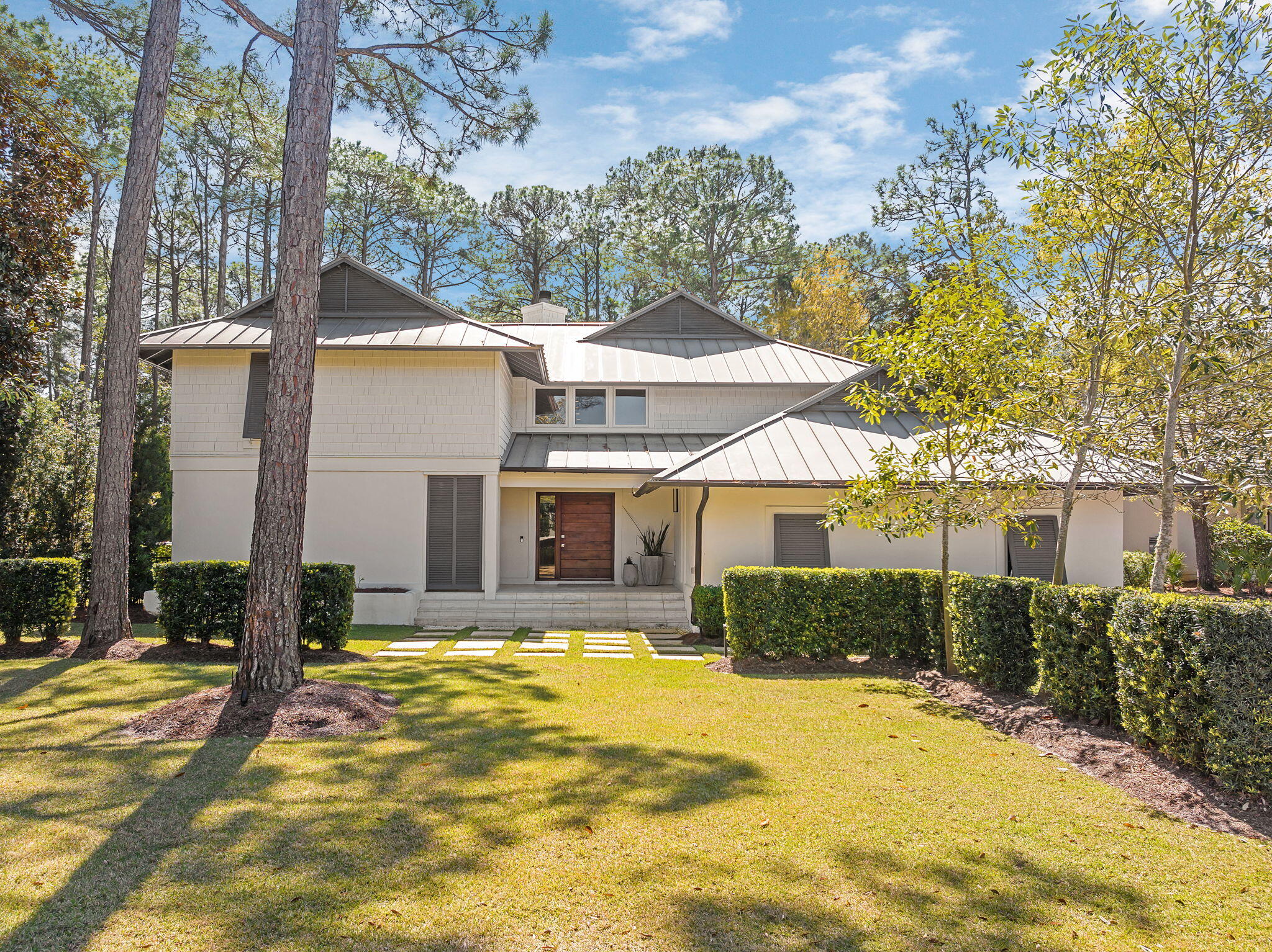 2932 Pine Valley Drive