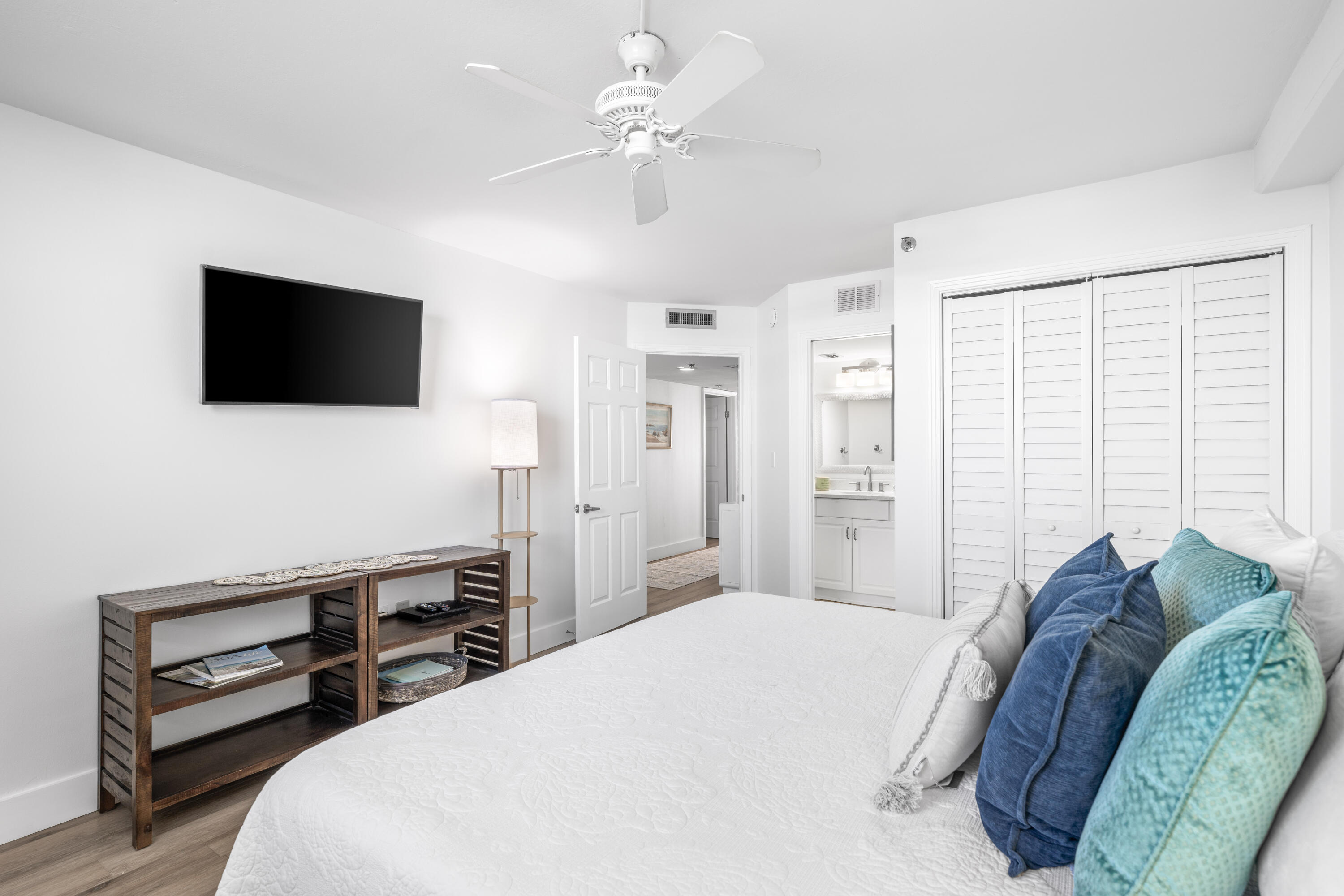 9815 US Hwy 98 W A306