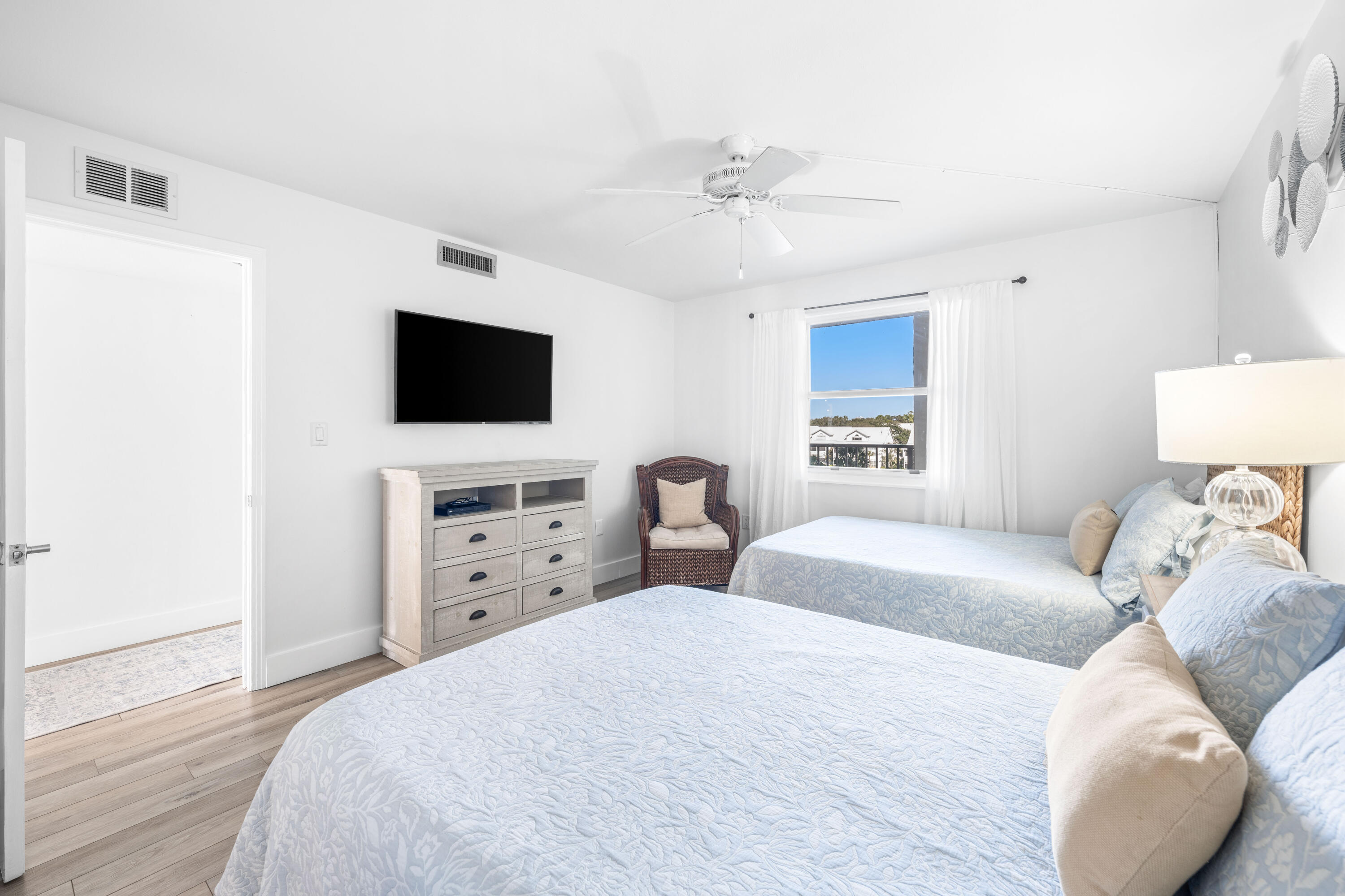 9815 US Hwy 98 W A306