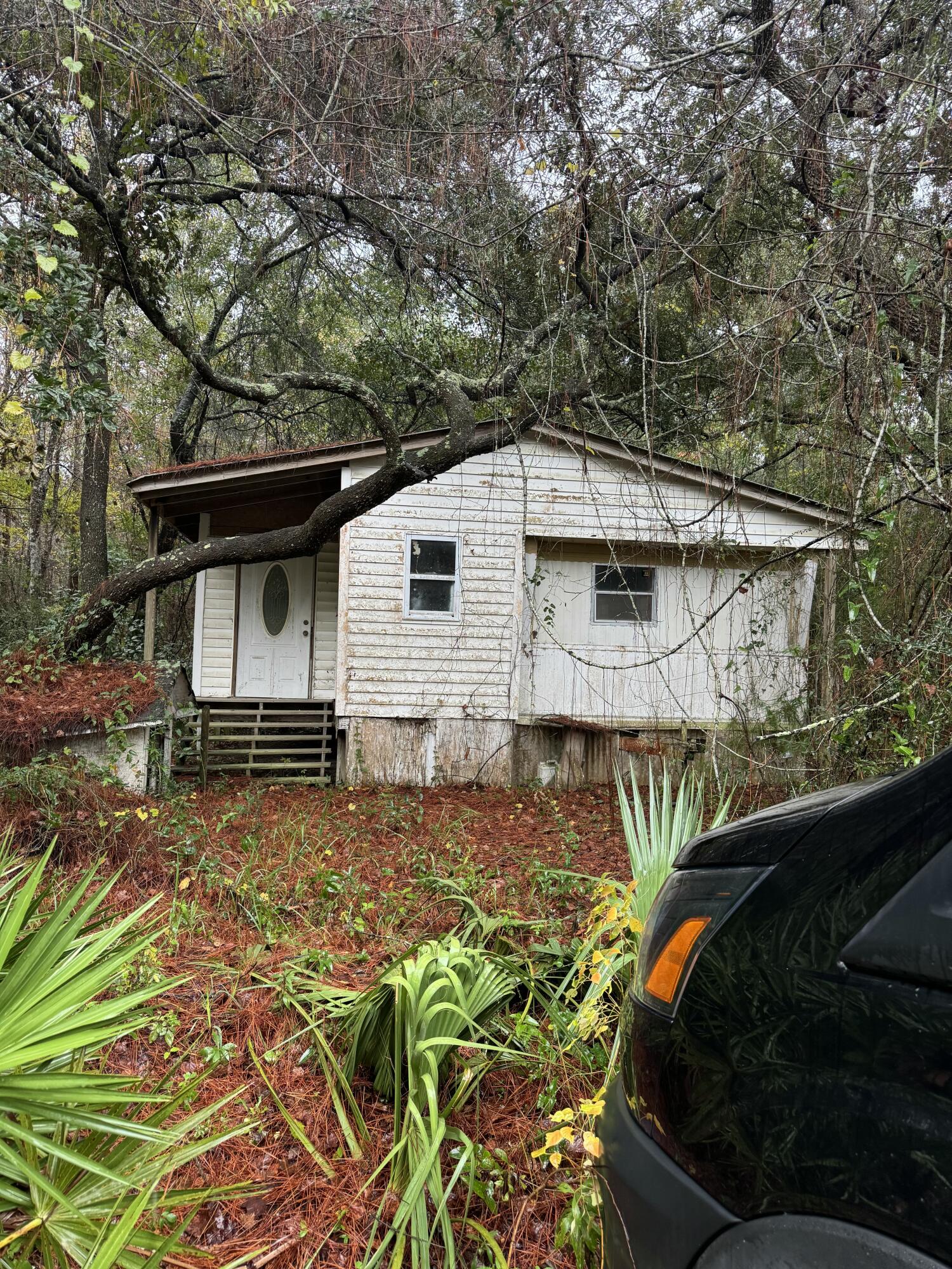 1055 Chat Holley Road