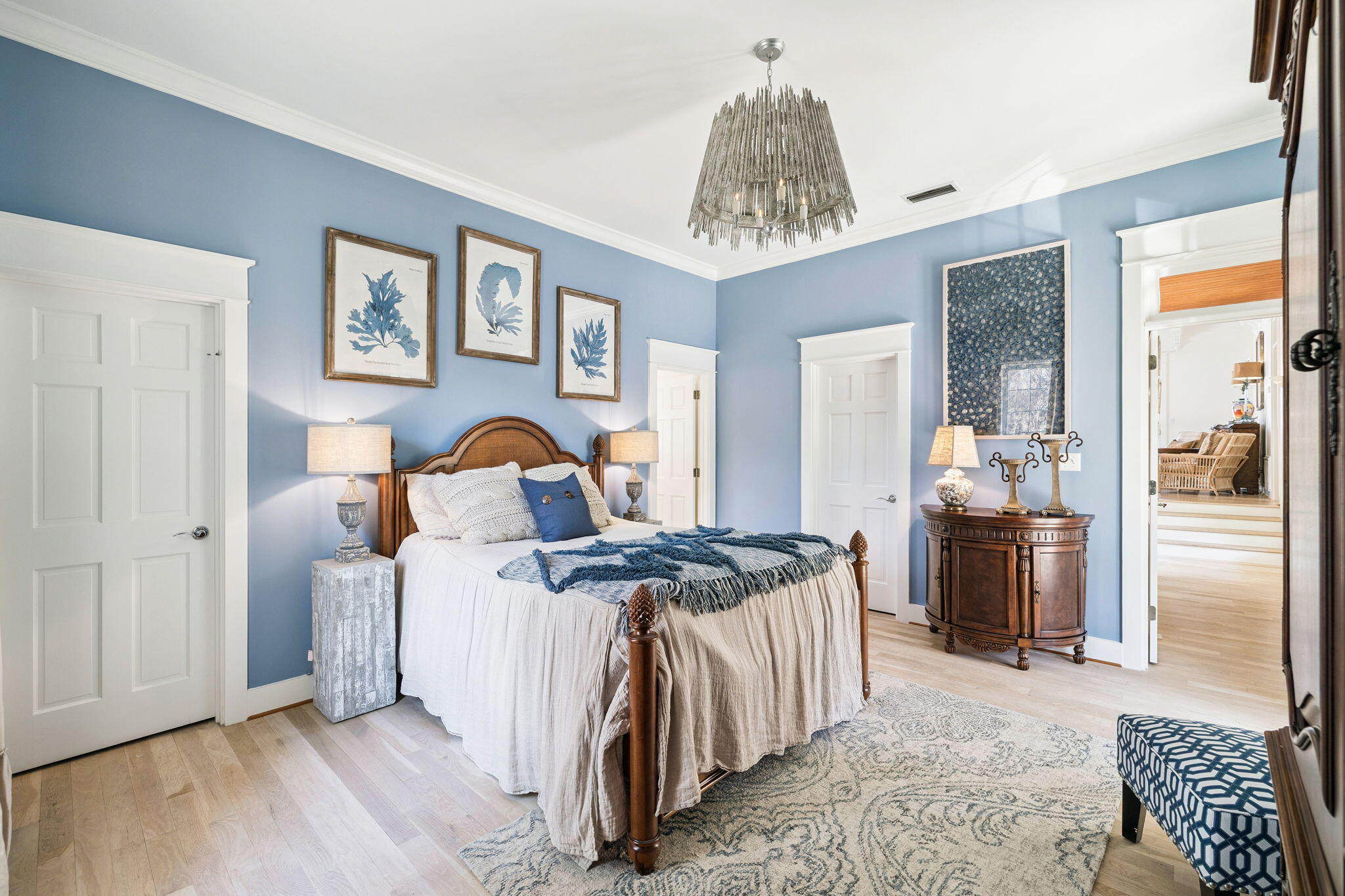 152 White Cliffs Boulevard