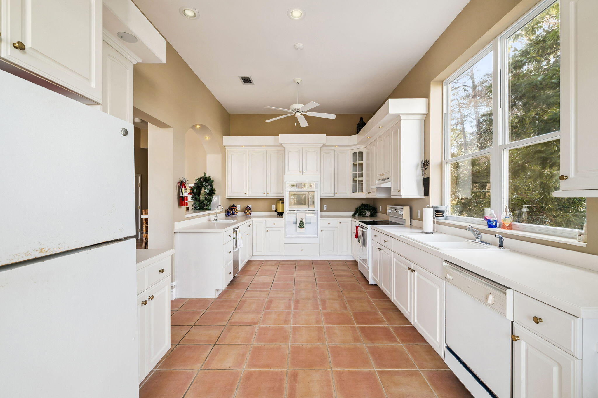 152 White Cliffs Boulevard