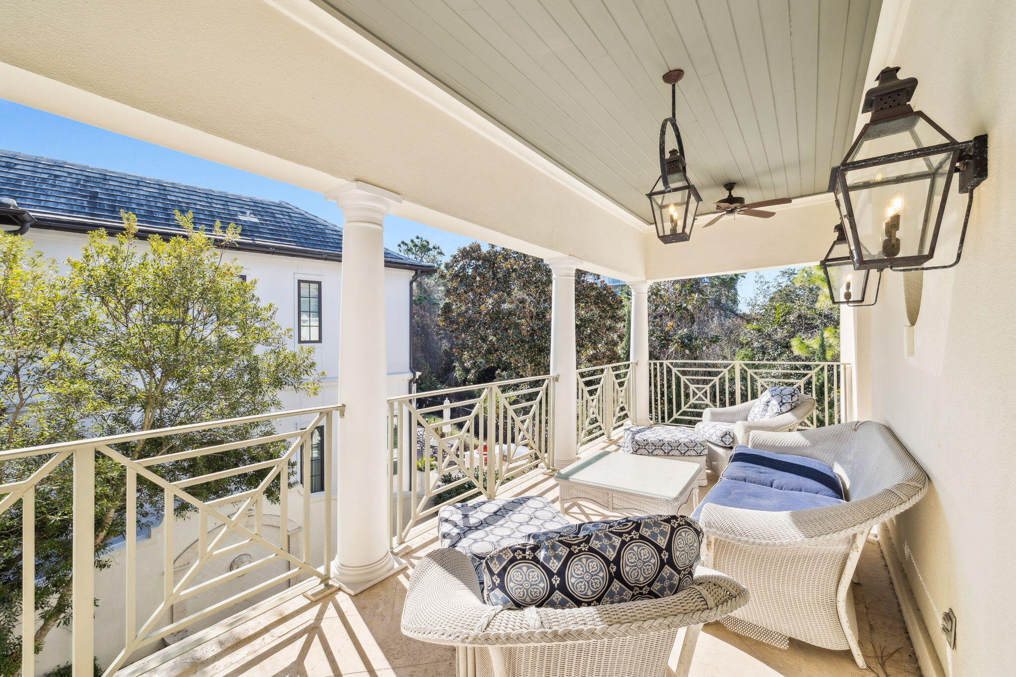 152 White Cliffs Boulevard