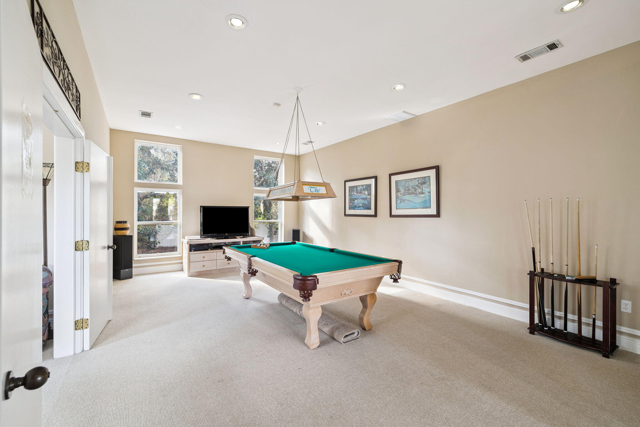 152 White Cliffs Boulevard