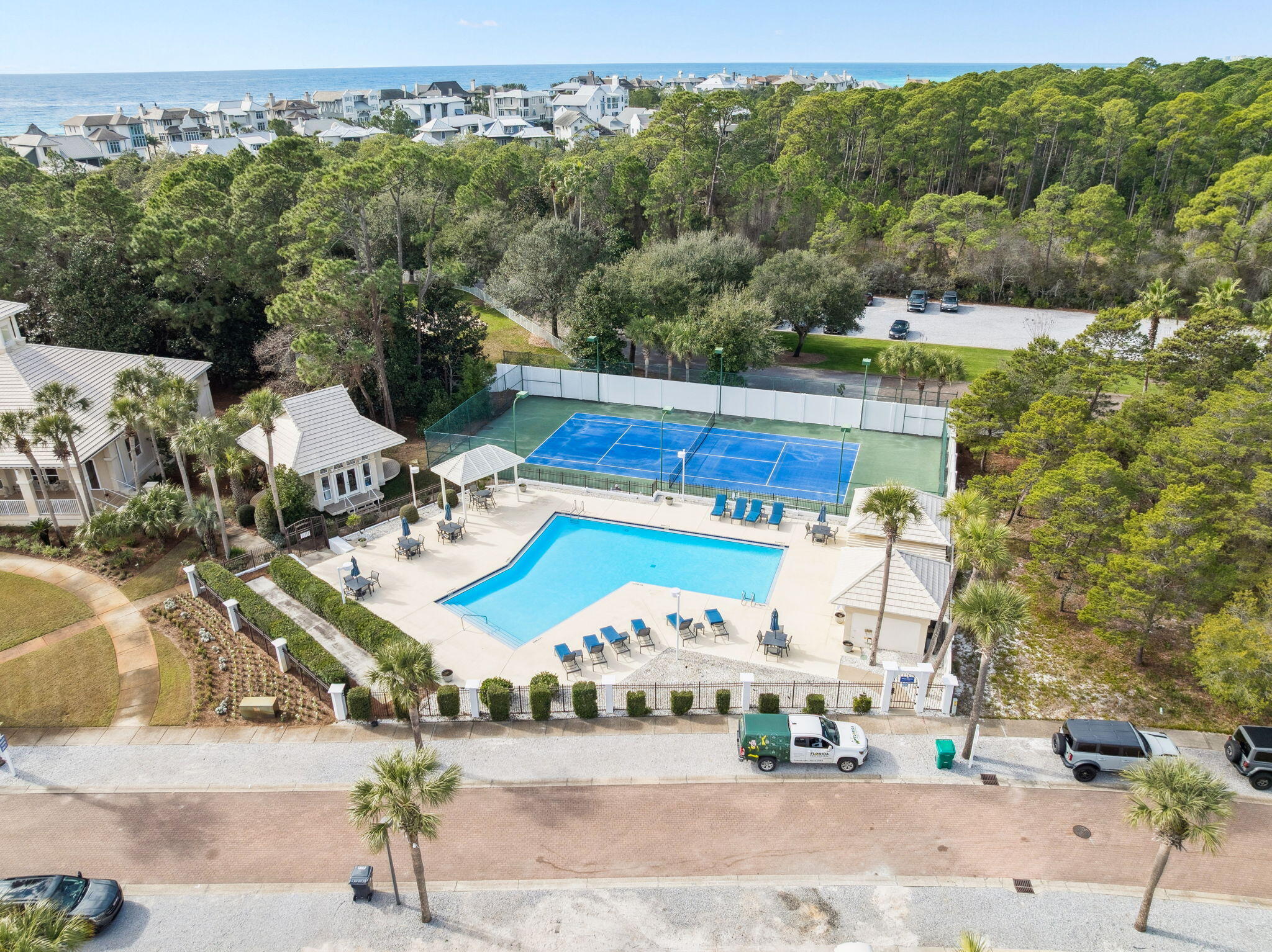 152 White Cliffs Boulevard