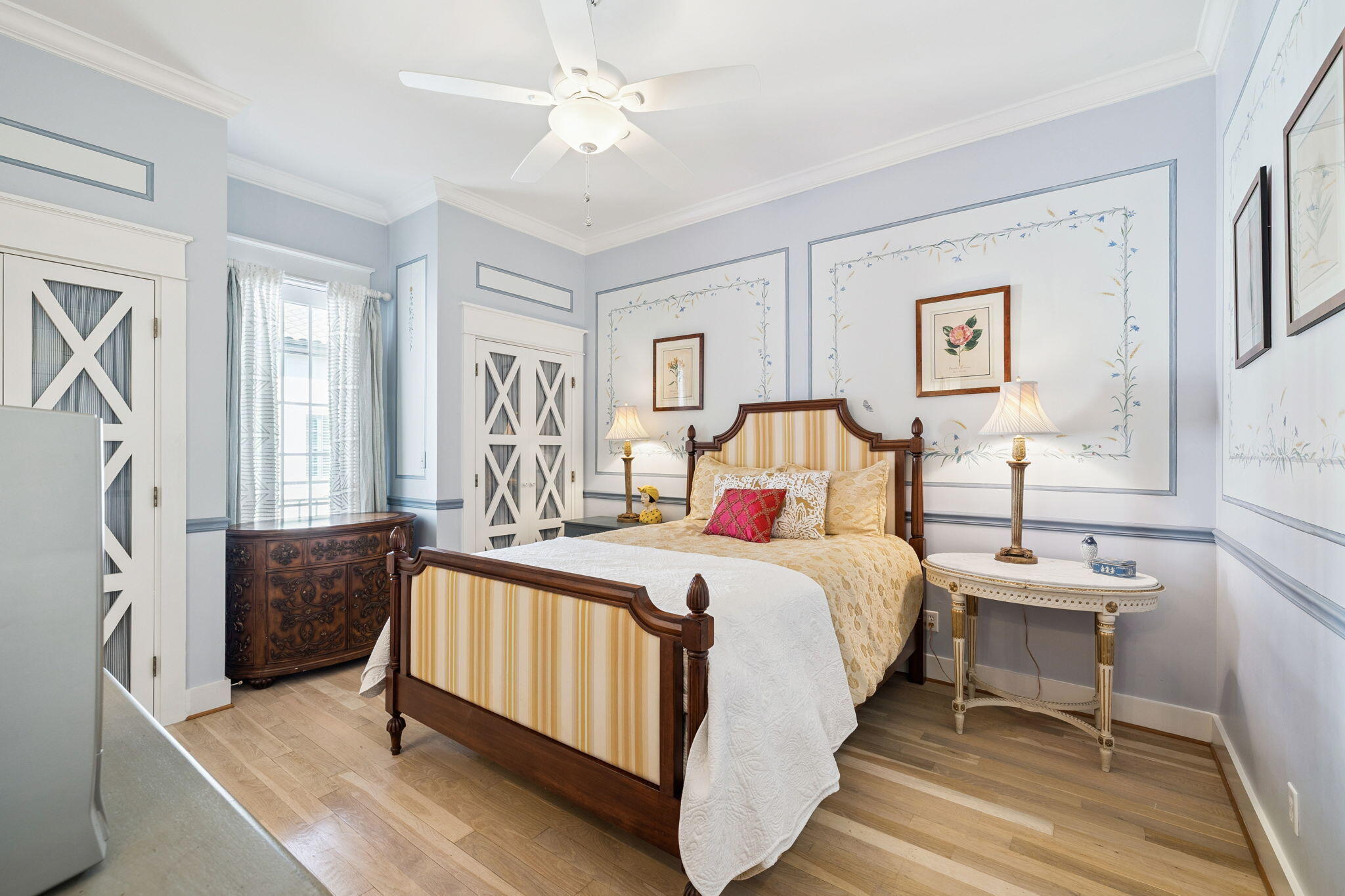 152 White Cliffs Boulevard