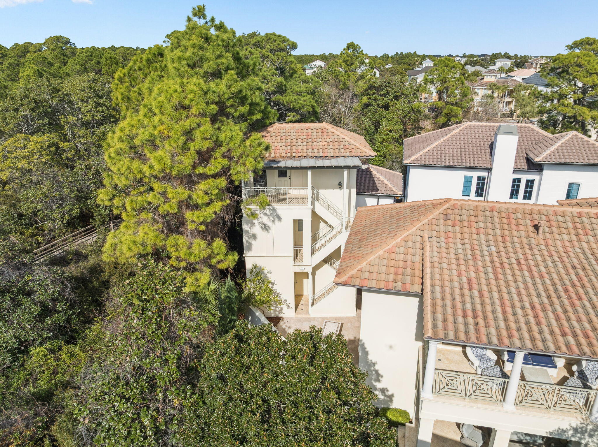 152 White Cliffs Boulevard