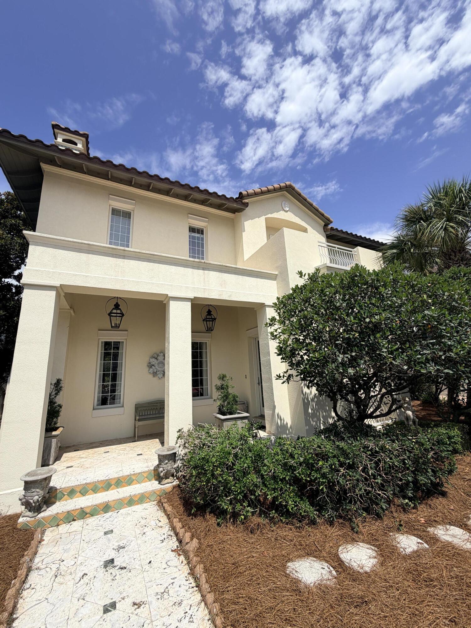 152 White Cliffs Boulevard