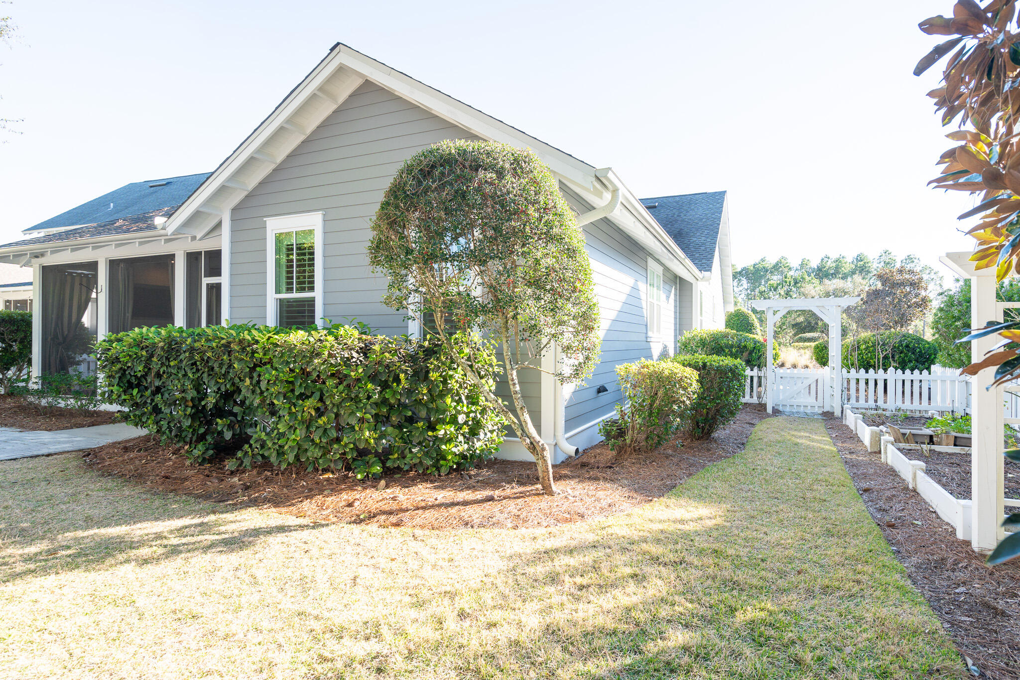 198 Medley Street
