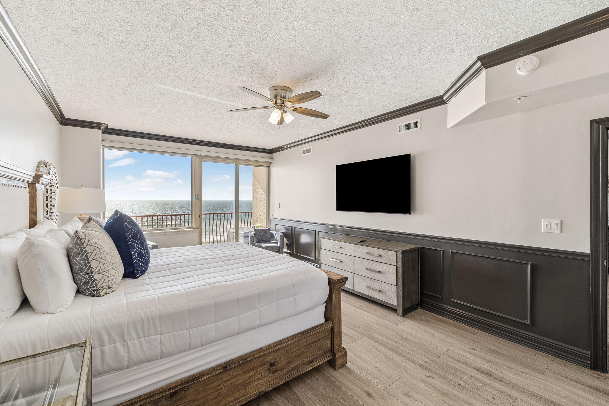 7115 Thomas Drive UNIT 901