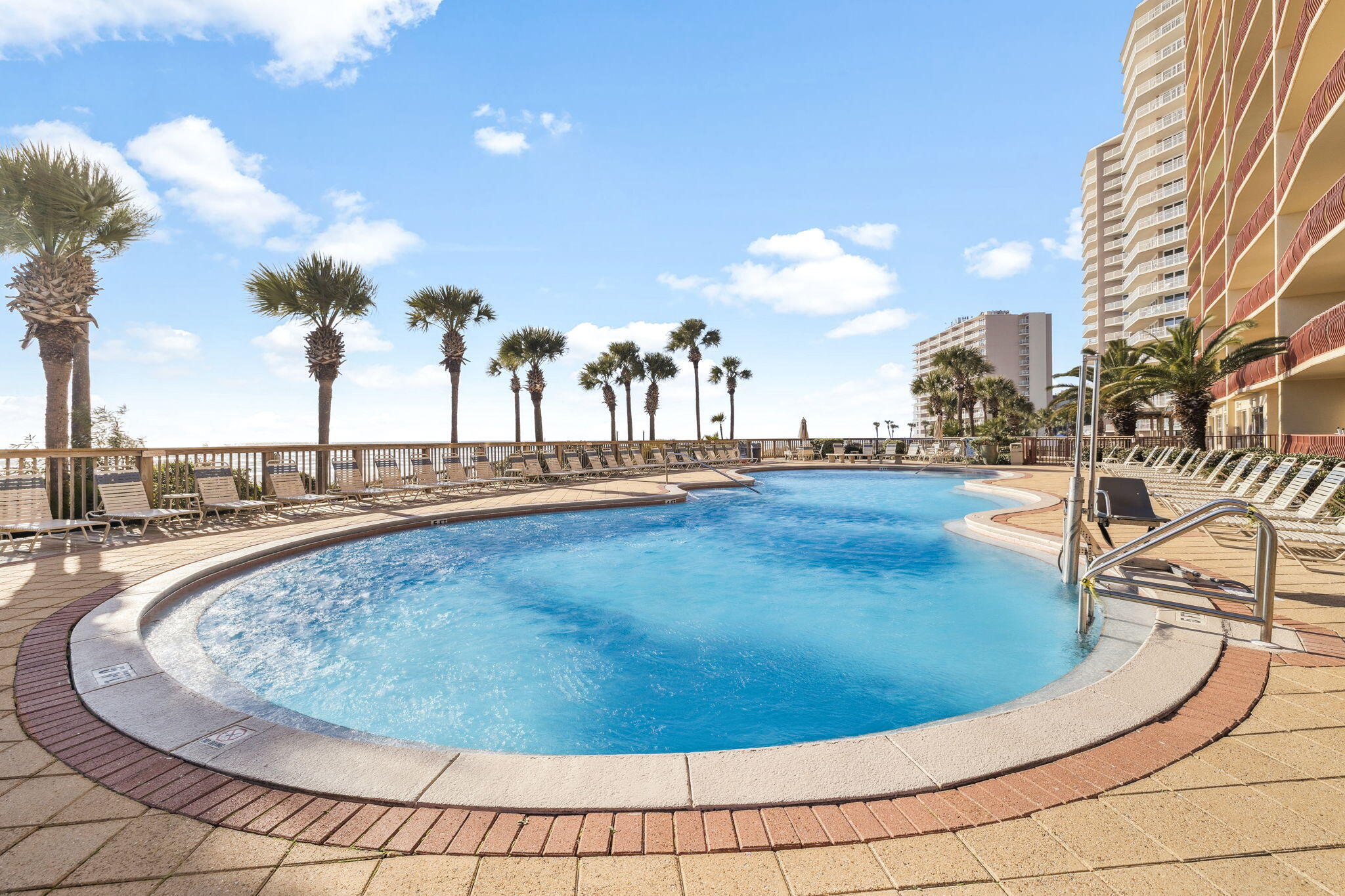 7115 Thomas Drive UNIT 901