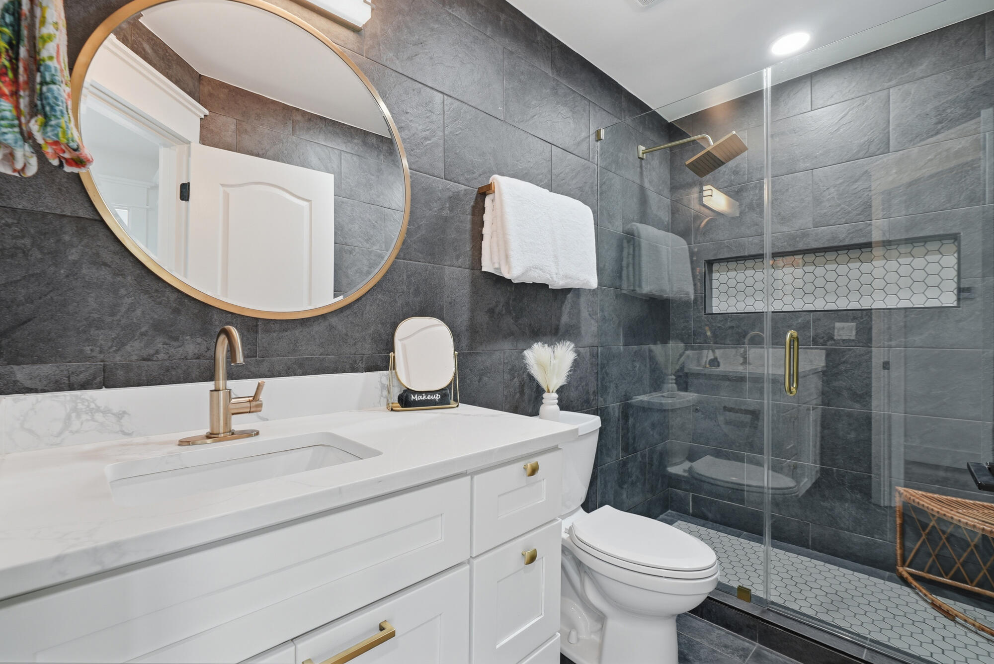 1042 Driftwood Point Road
