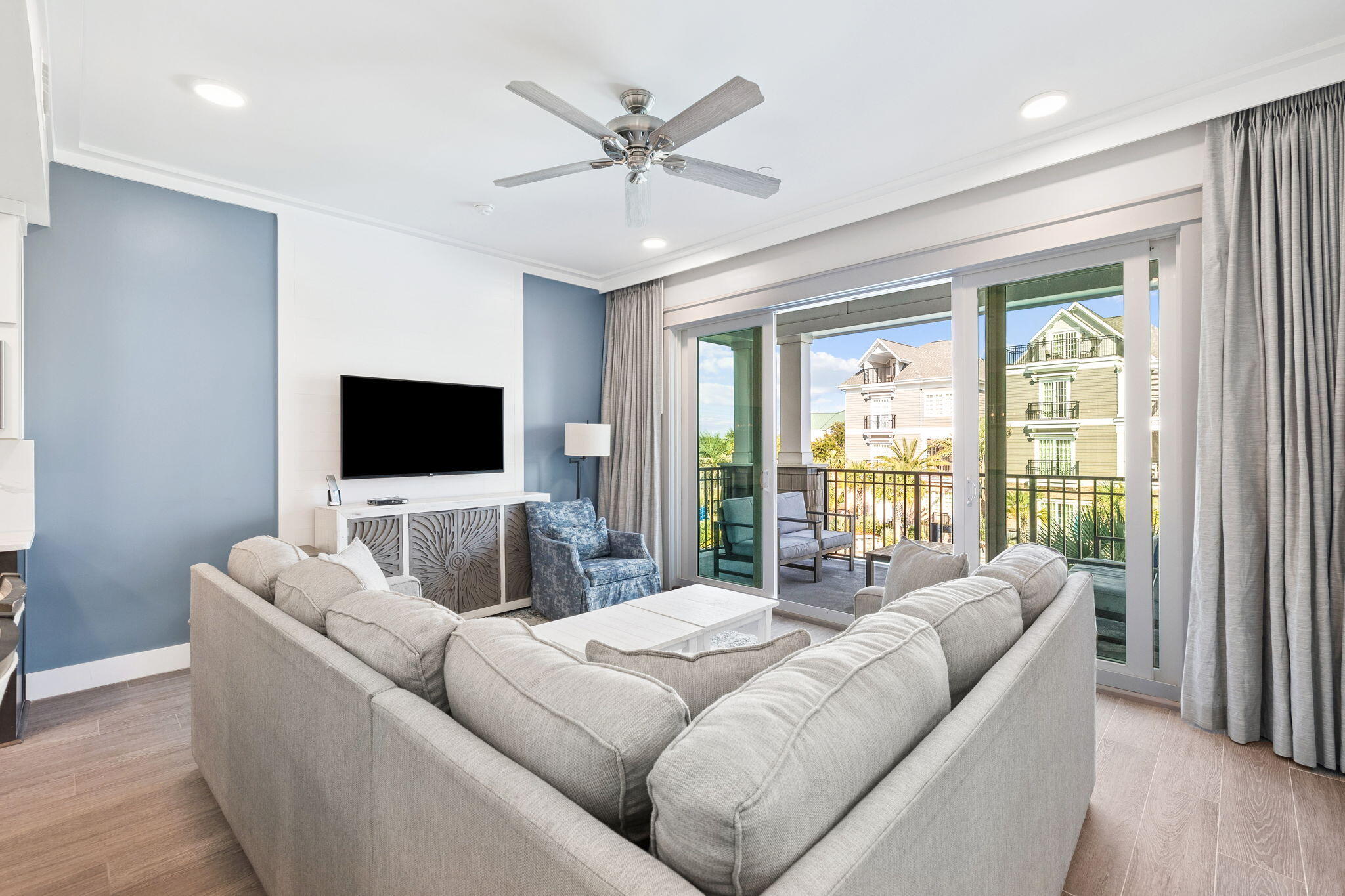 201 Henderson Resort Way 2104