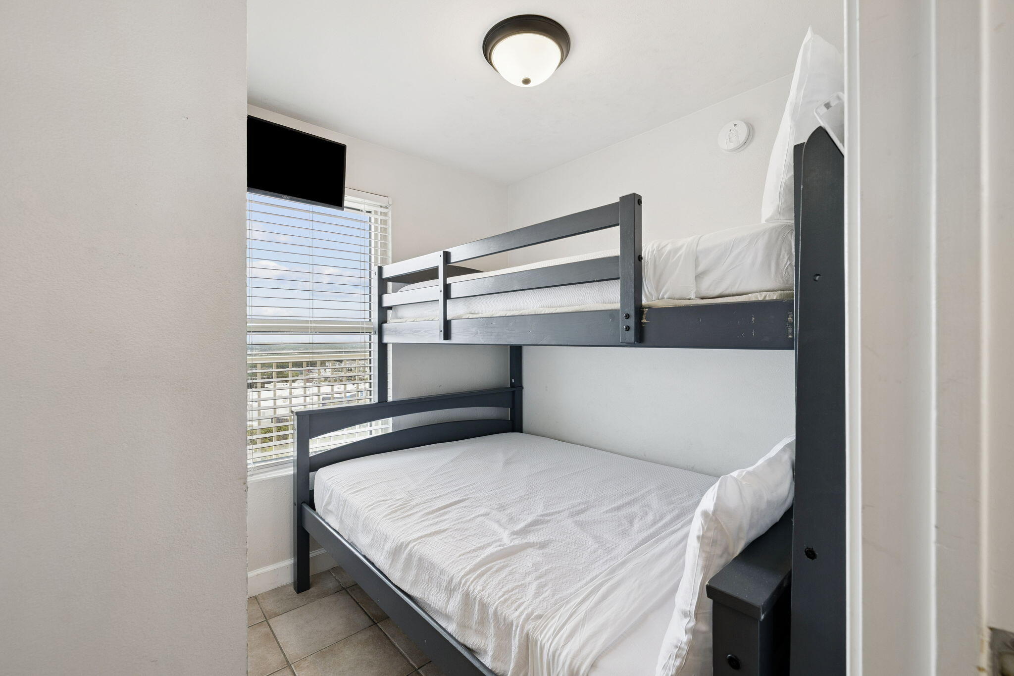 9900 S Thomas Drive UNIT 2011