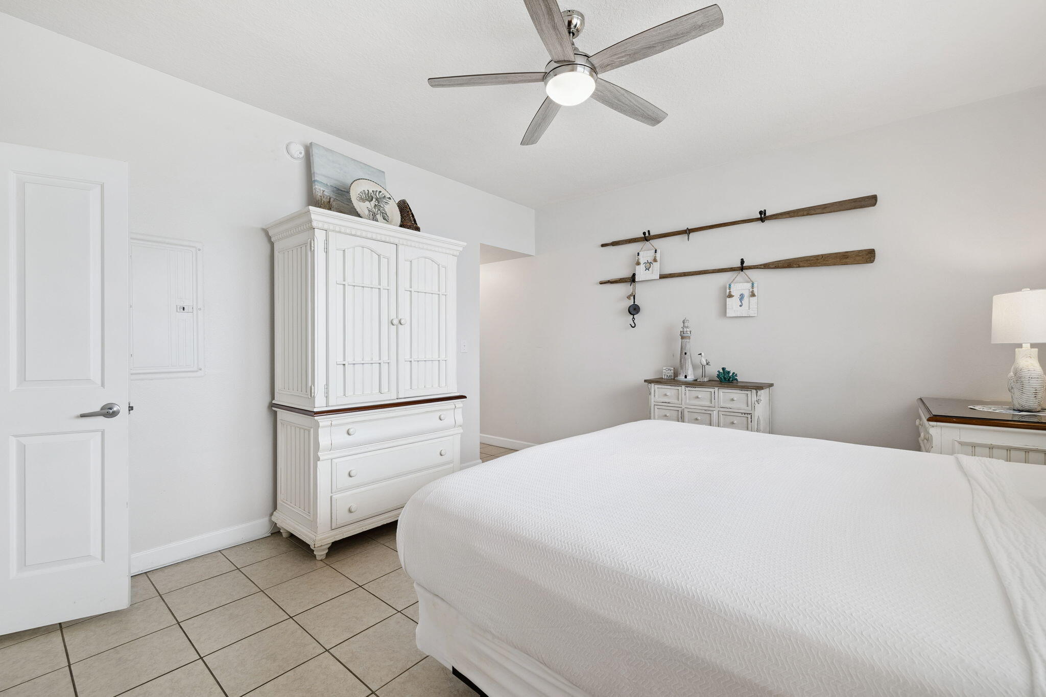 9900 S Thomas Drive UNIT 2011