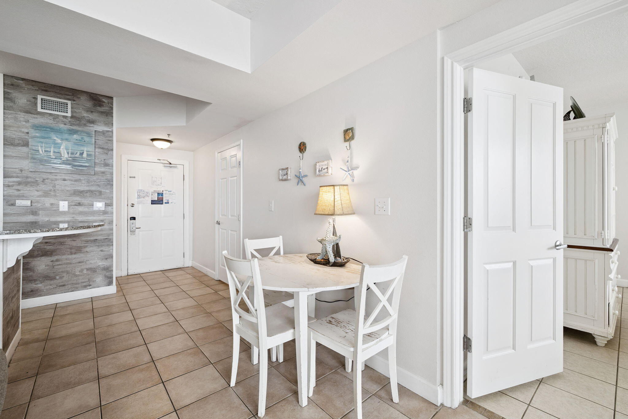 9900 S Thomas Drive UNIT 2011