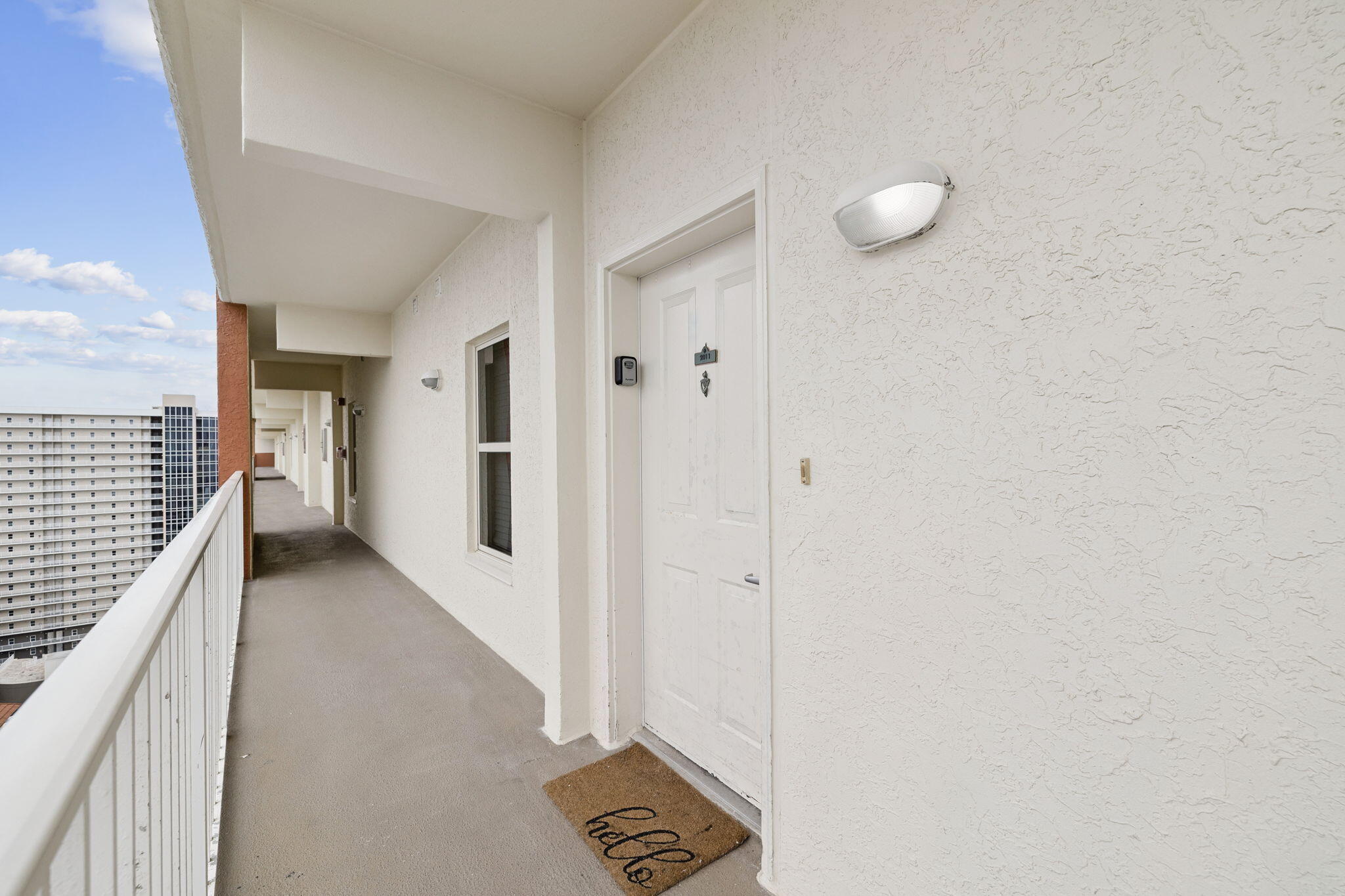 9900 S Thomas Drive UNIT 2011