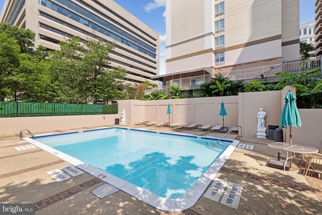 1301 N COURTHOUSE ROAD 602