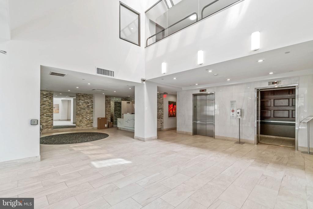 1301 N COURTHOUSE ROAD 602
