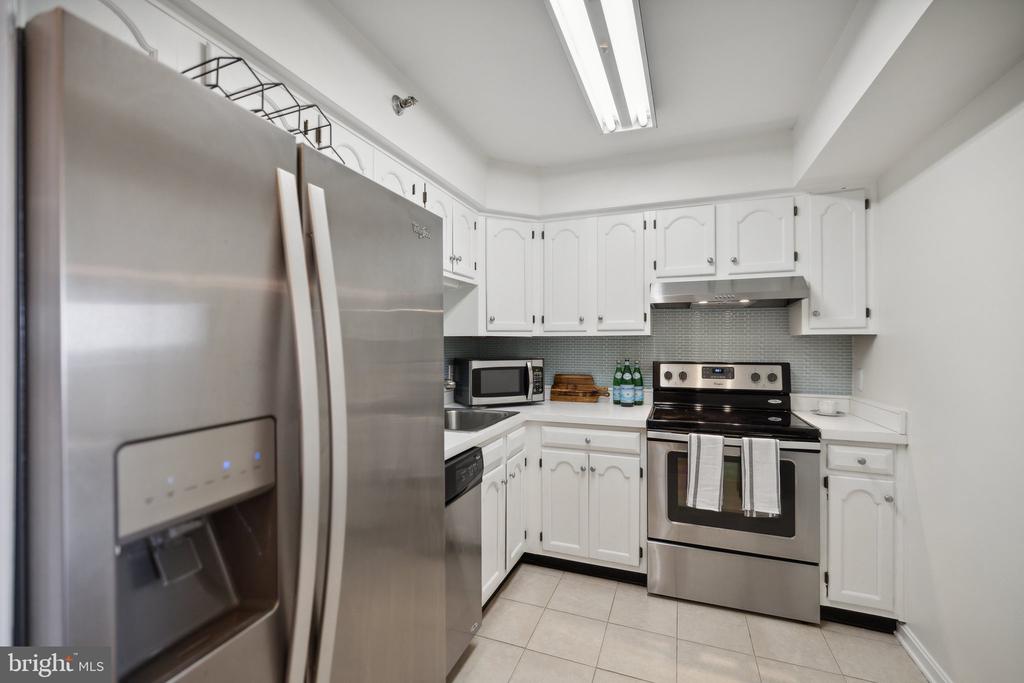 1301 N COURTHOUSE ROAD 602