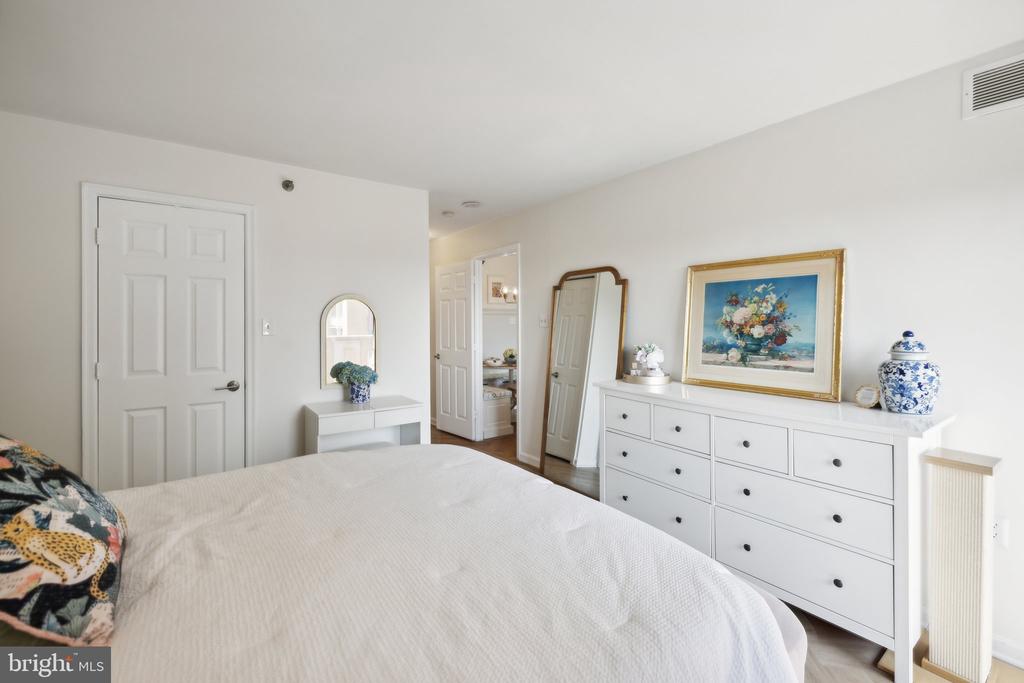 1301 N COURTHOUSE ROAD 602