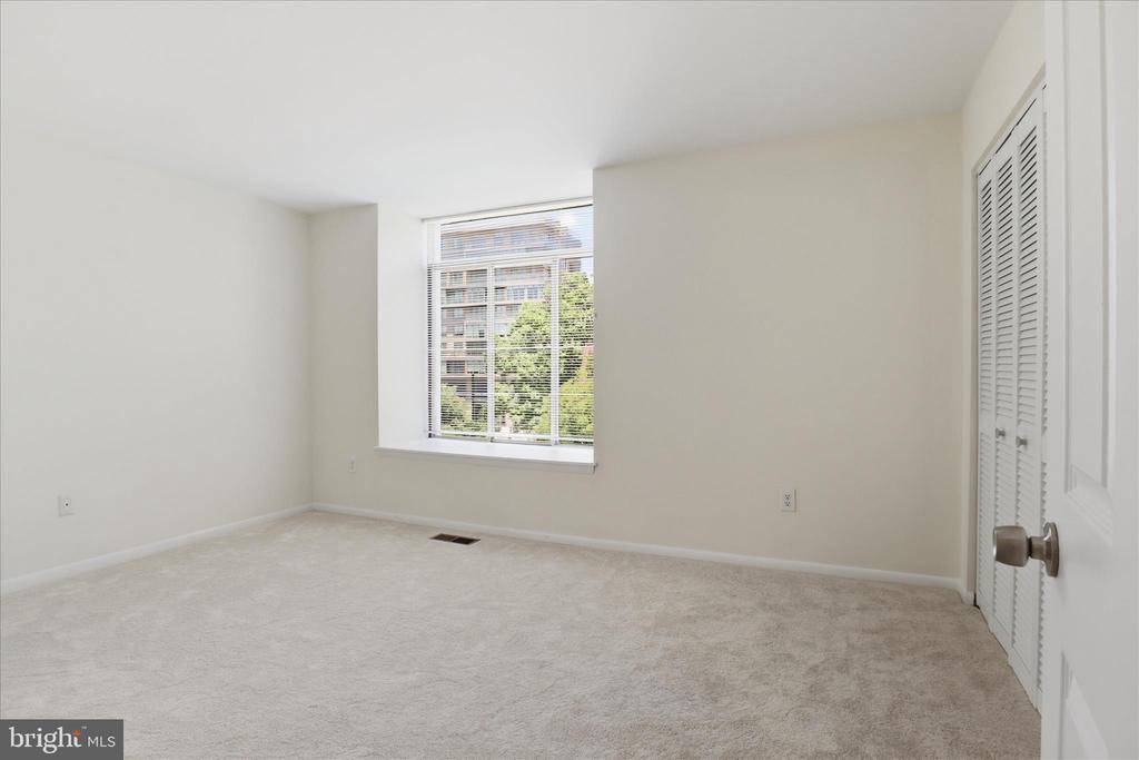 656 15TH STREET S Unit: 2