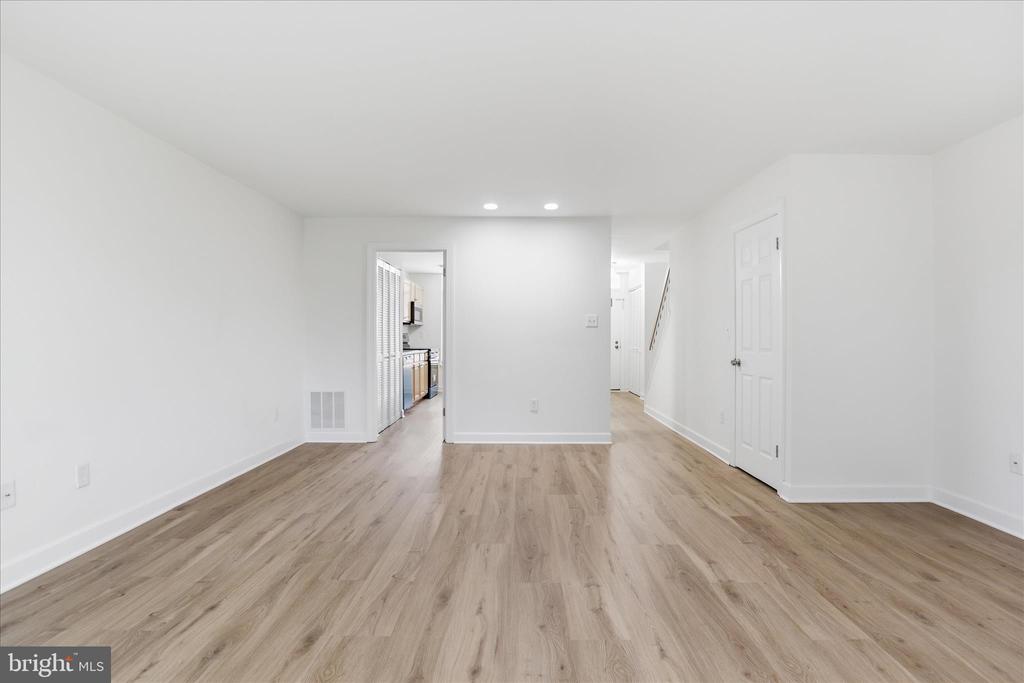 656 15TH STREET S Unit: 2