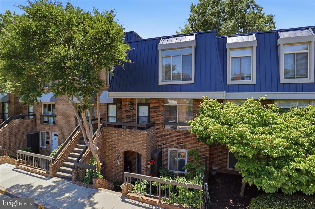 656 15TH STREET S Unit: 2