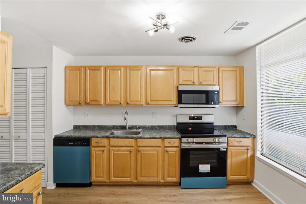 656 15TH STREET S Unit: 2