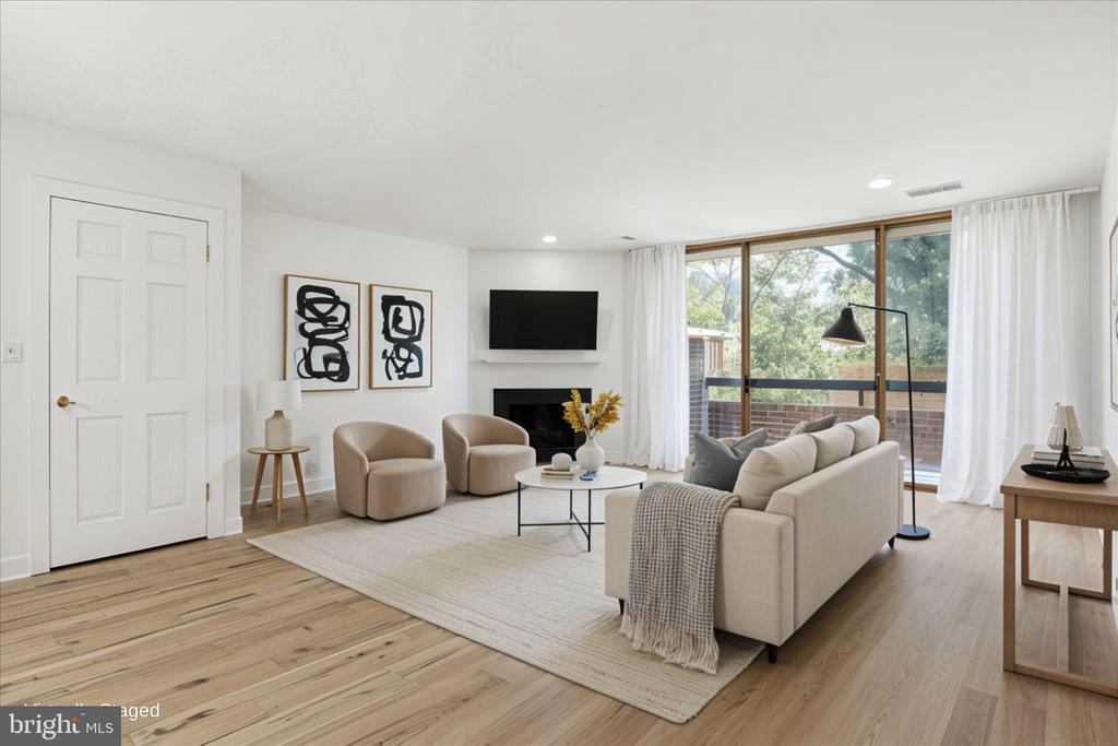 656 15TH STREET S Unit: 2