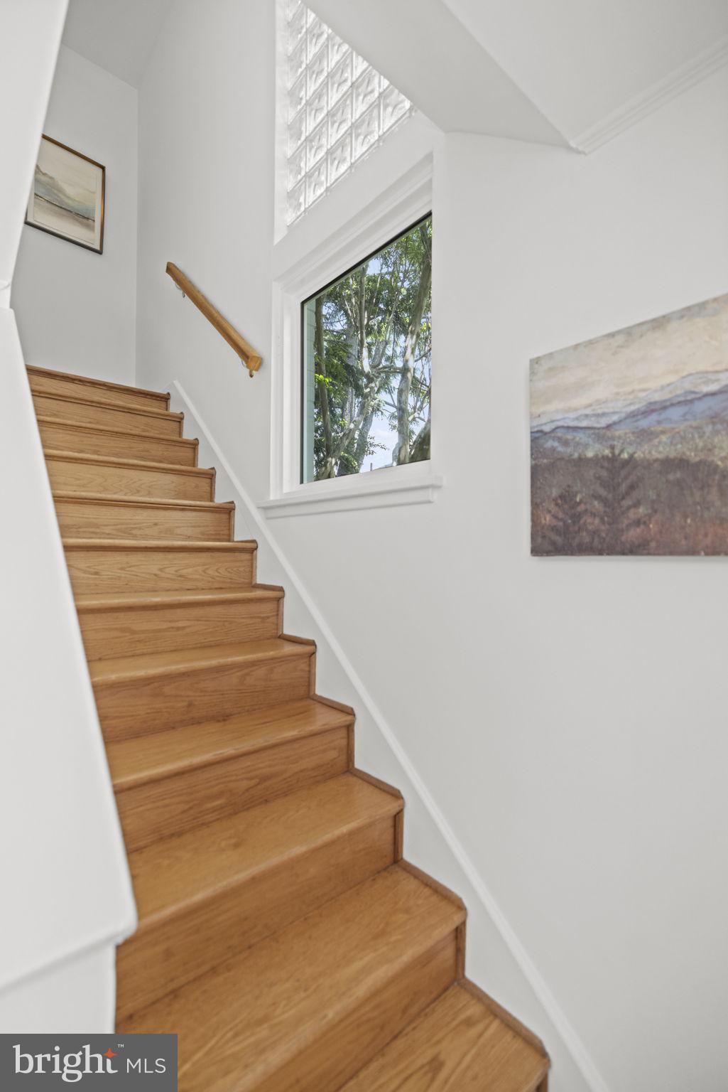 433 ARGYLE DRIVE