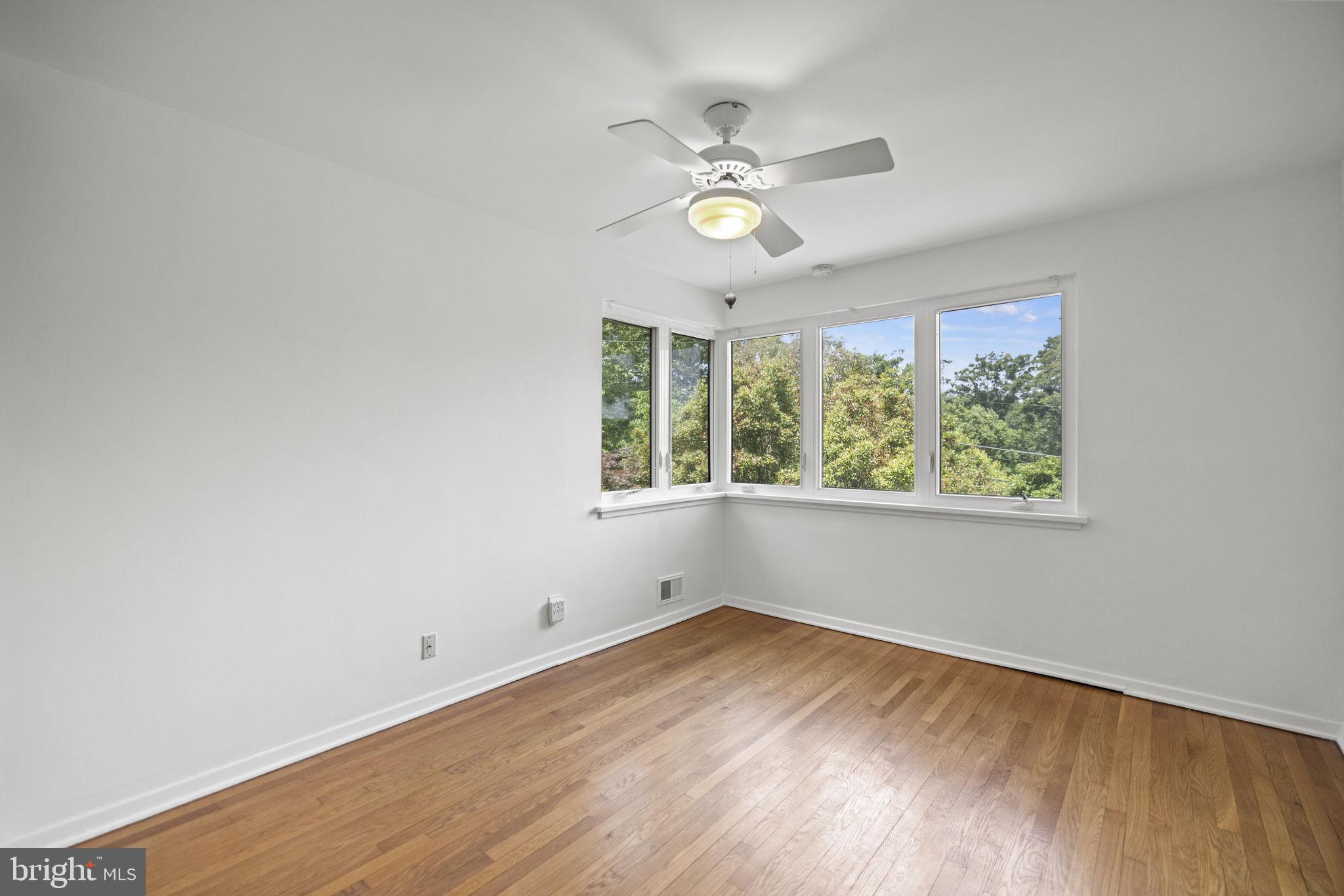 433 ARGYLE DRIVE
