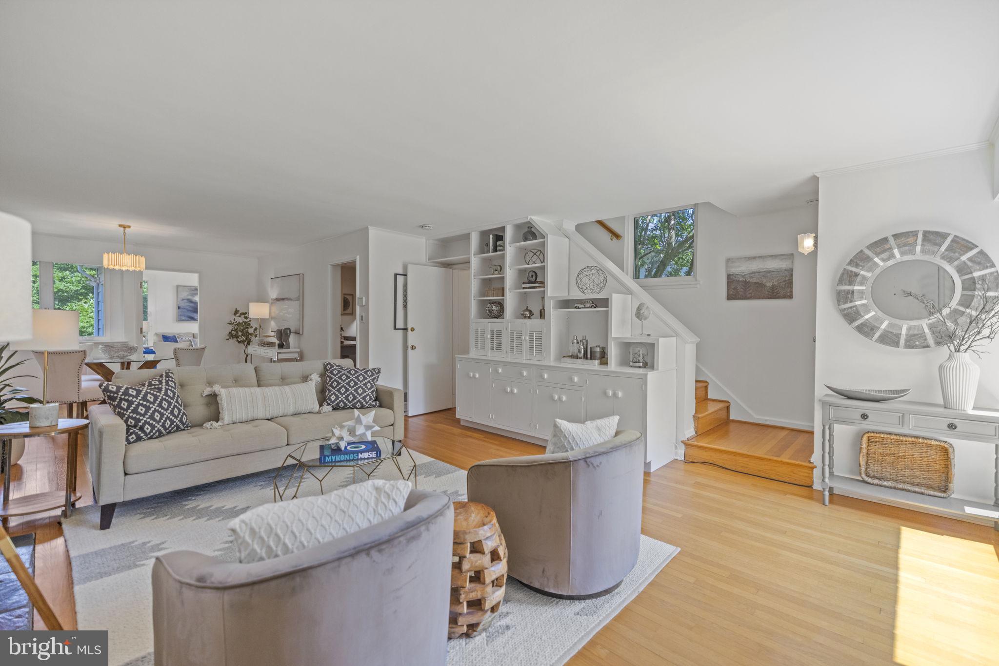 433 ARGYLE DRIVE