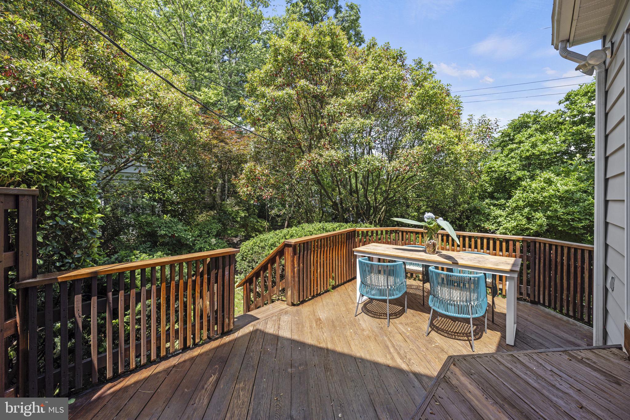 433 ARGYLE DRIVE