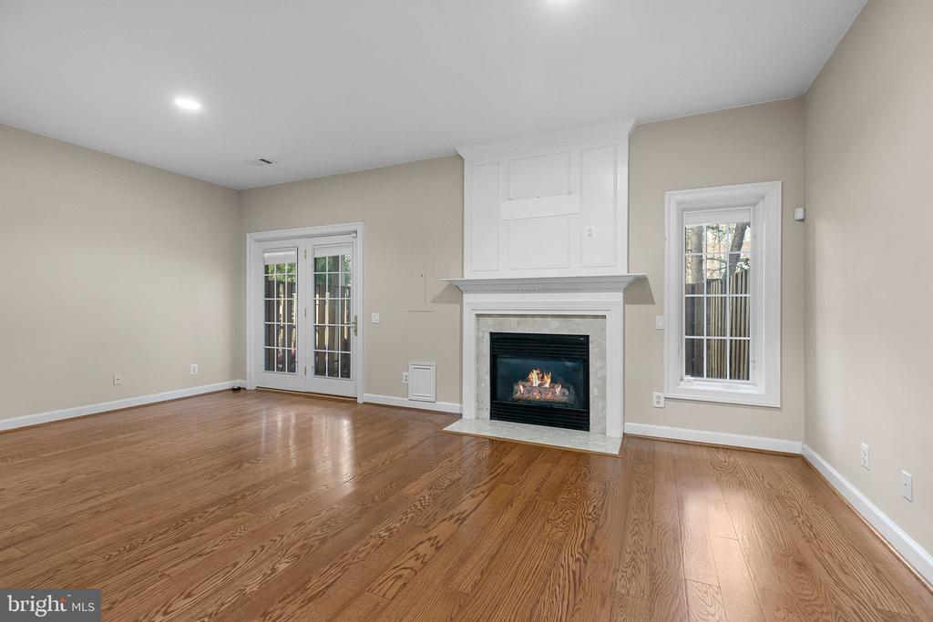 4652 KELL LANE