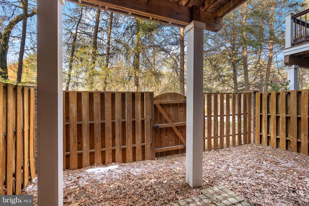 4652 KELL LANE