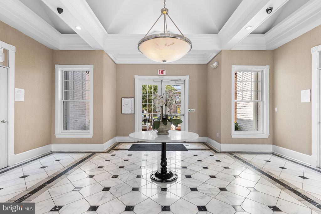 910 POWHATAN STREET Unit: 201N