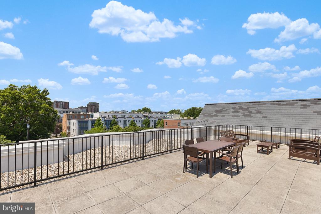 910 POWHATAN STREET Unit: 201N