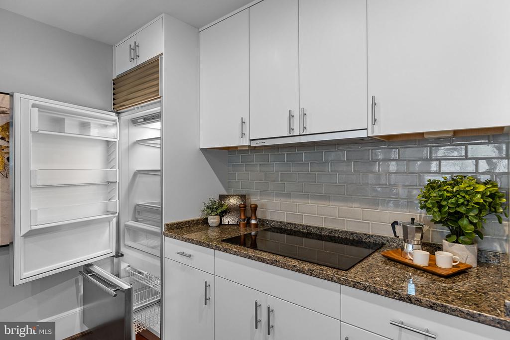 910 POWHATAN STREET Unit: 201N