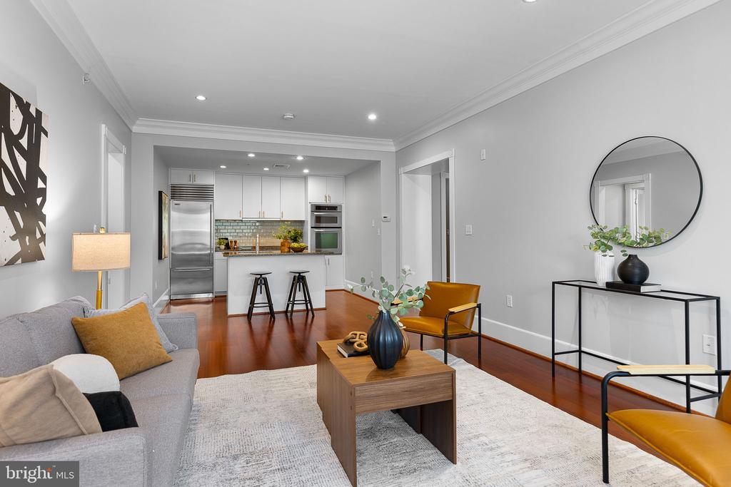 910 POWHATAN STREET Unit: 201N