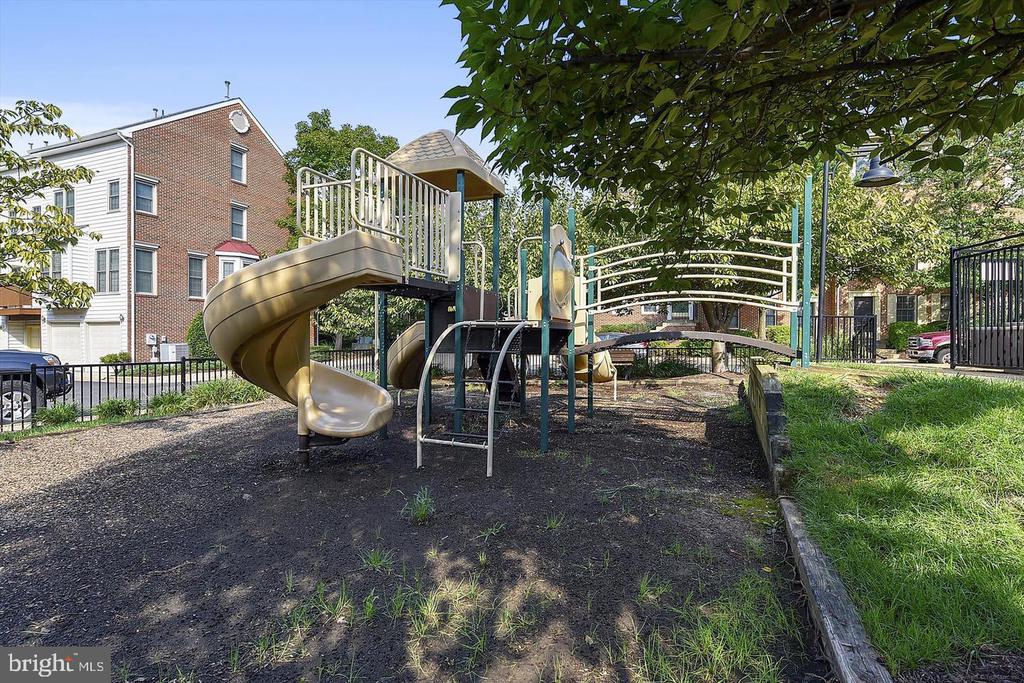 4681 LAWTON WAY Unit: 103