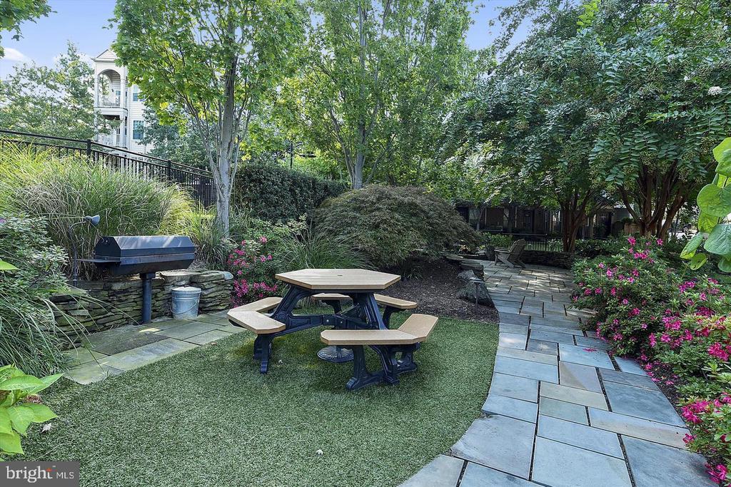 4681 LAWTON WAY Unit: 103